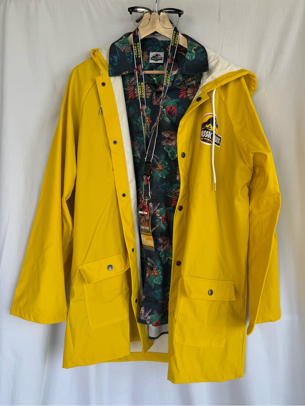 Jurassic Park Dennis Nedry Costume XL Raincoat Shirt Glasses Lanyard Spirit